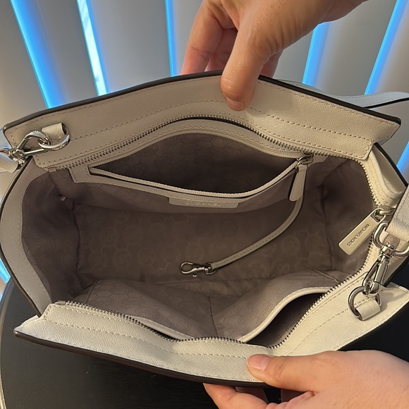 Michael Kors White Silver Studded Winged Handbag - Picture 5 of 7